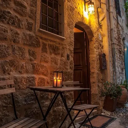 St Georges Sanctum, The Heart Of Rhodes Old Town Holiday home *